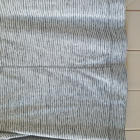 Adorable Ann Taylor LOFT Long Sleeve Top size S - Picture 6 of 7